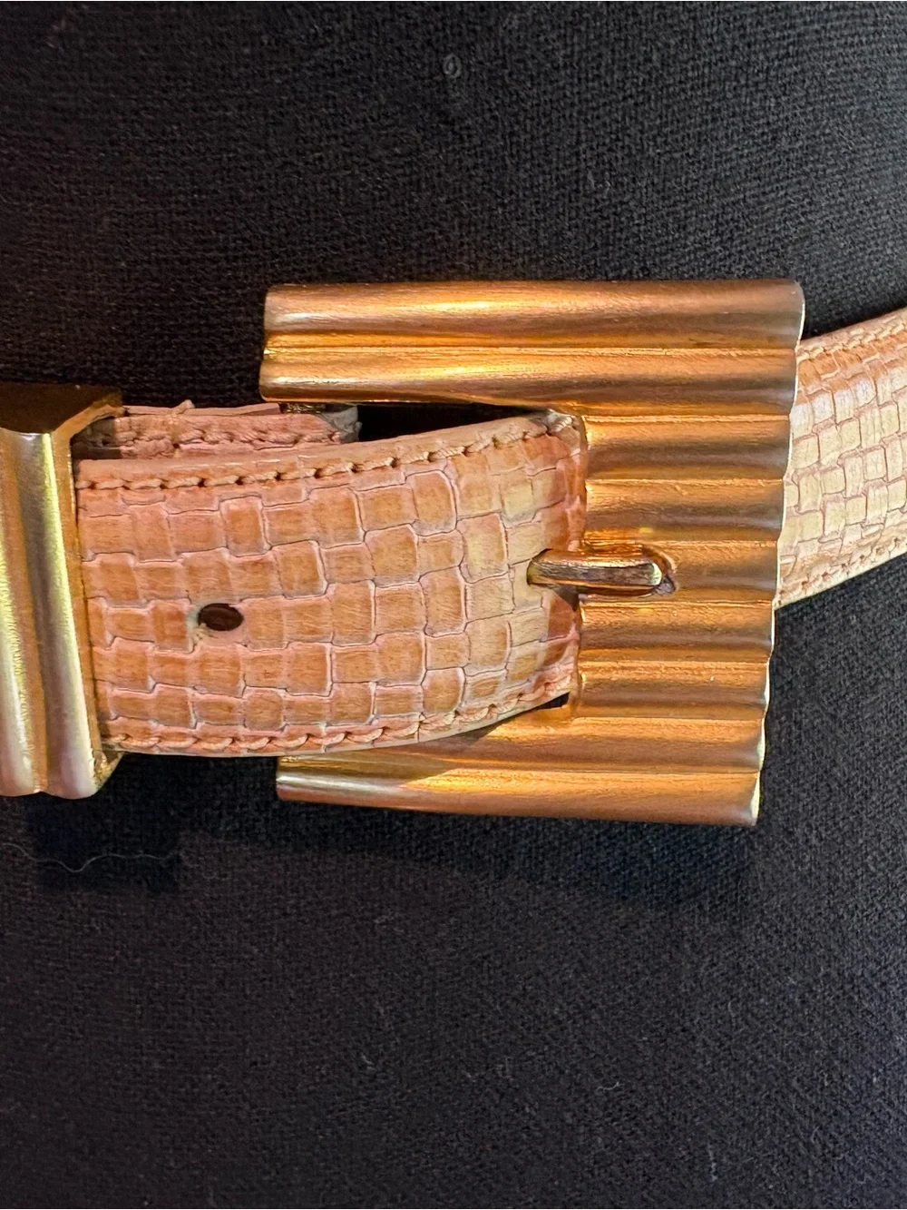 Carlisle Tan Lizard-Embossed Leather Belt with Gold Buckle size Small